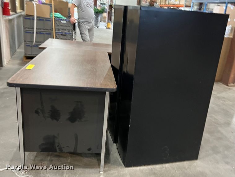 image for item LI9371 Office furniture