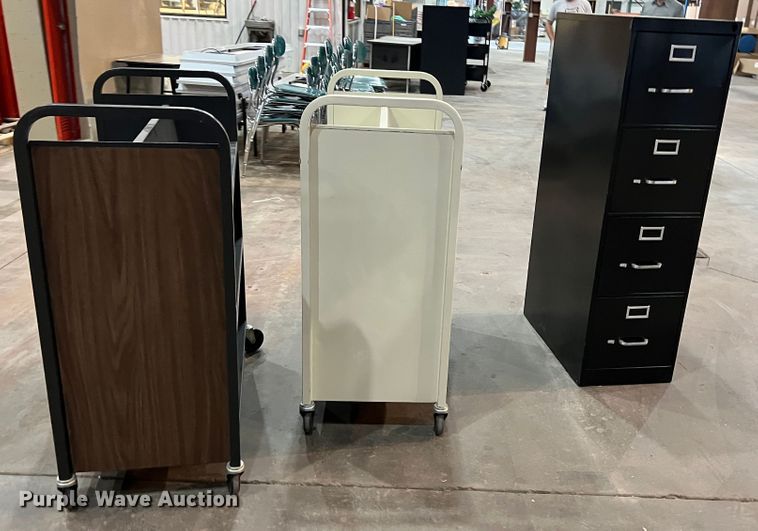 image for item LI9371 Office furniture