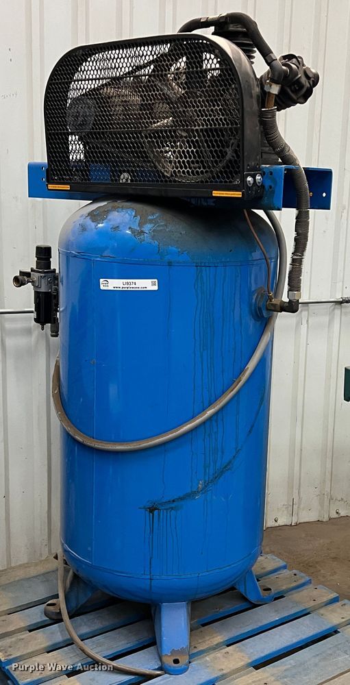 image for item LI9374 Puma PK7080V  air compressor