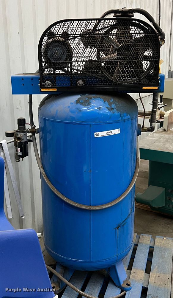 image for item LI9374 Puma PK7080V  air compressor