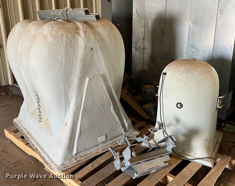 image for item LI9376 (3) outdoor speakers