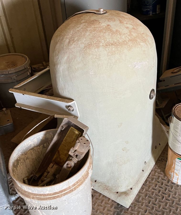 image for item LI9376 (3) outdoor speakers