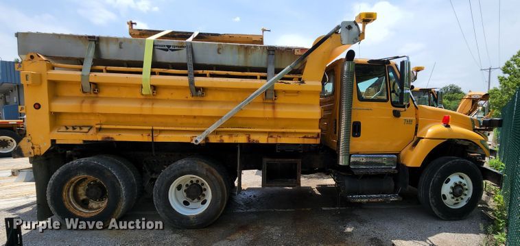 image for item LM9538 2006 International 7400  dump truck