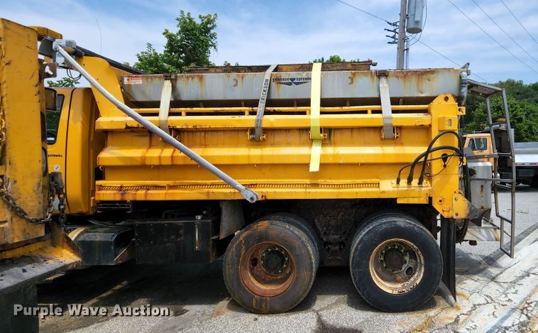 image for item LM9538 2006 International 7400  dump truck