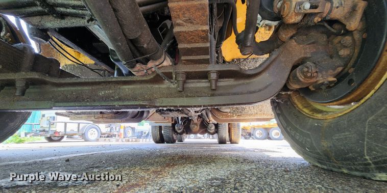 image for item LM9538 2006 International 7400  dump truck