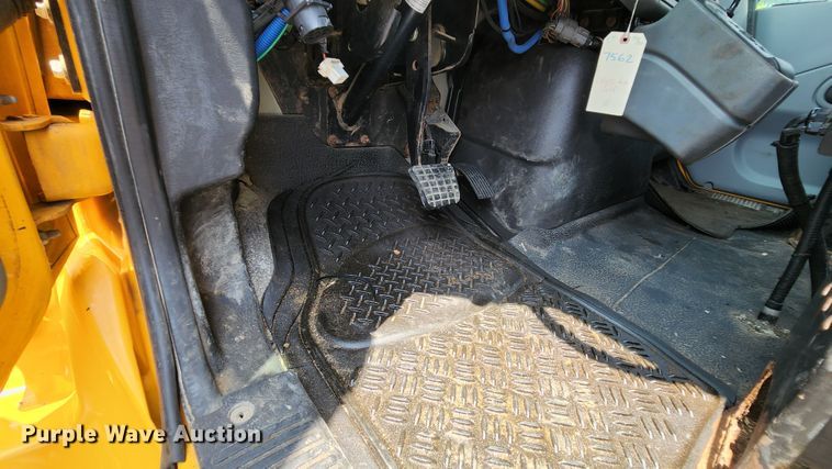 image for item LM9538 2006 International 7400  dump truck