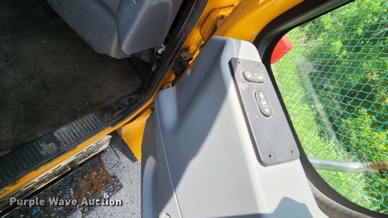 image for item LM9538 2006 International 7400  dump truck