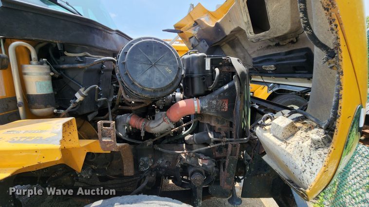 image for item LM9538 2006 International 7400  dump truck