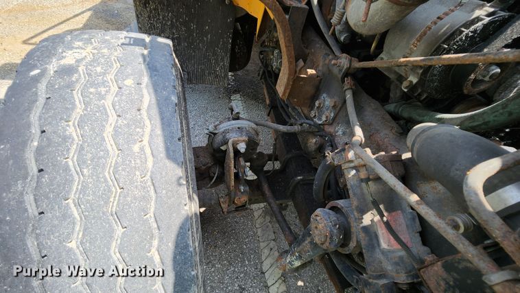 image for item LM9538 2006 International 7400  dump truck