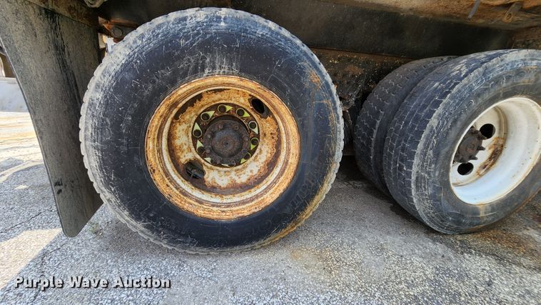 image for item LM9538 2006 International 7400  dump truck