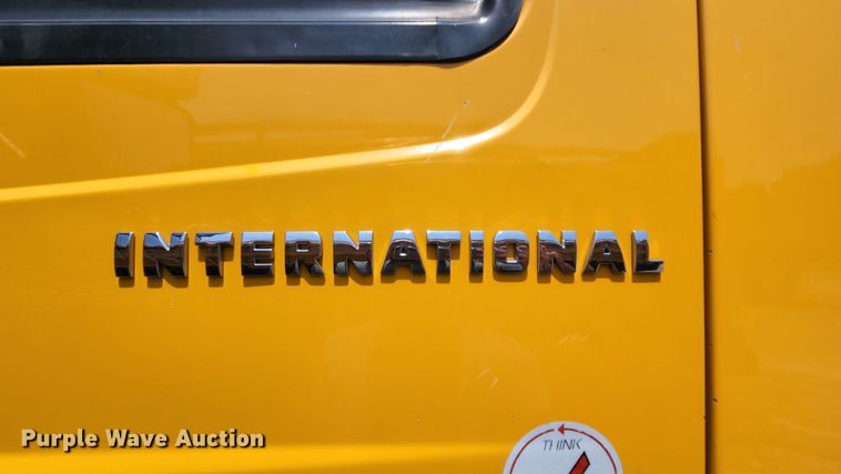 image for item LM9538 2006 International 7400  dump truck