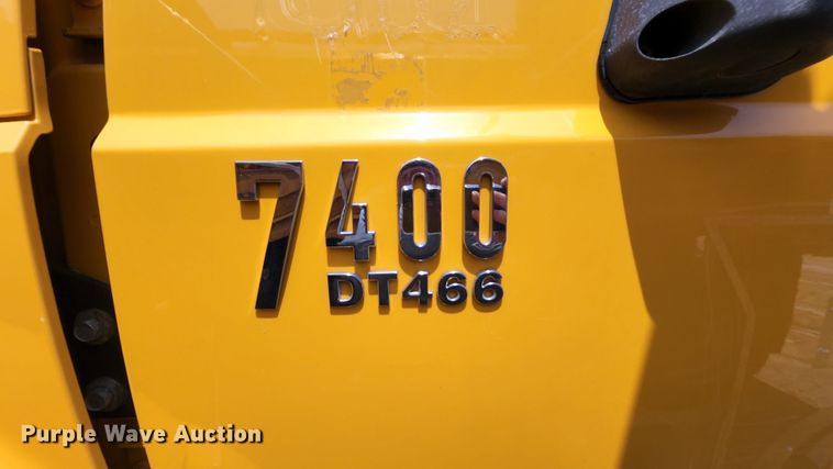 image for item LM9538 2006 International 7400  dump truck