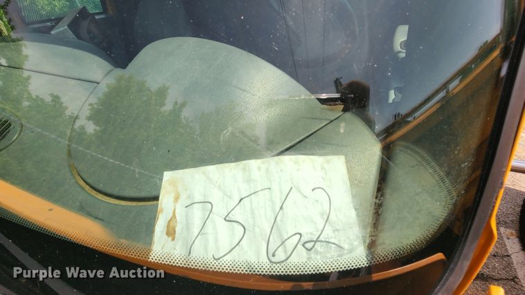 image for item LM9538 2006 International 7400  dump truck