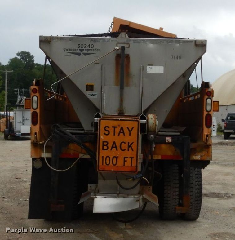 image for item LM9540 2004 International 7400  dump truck