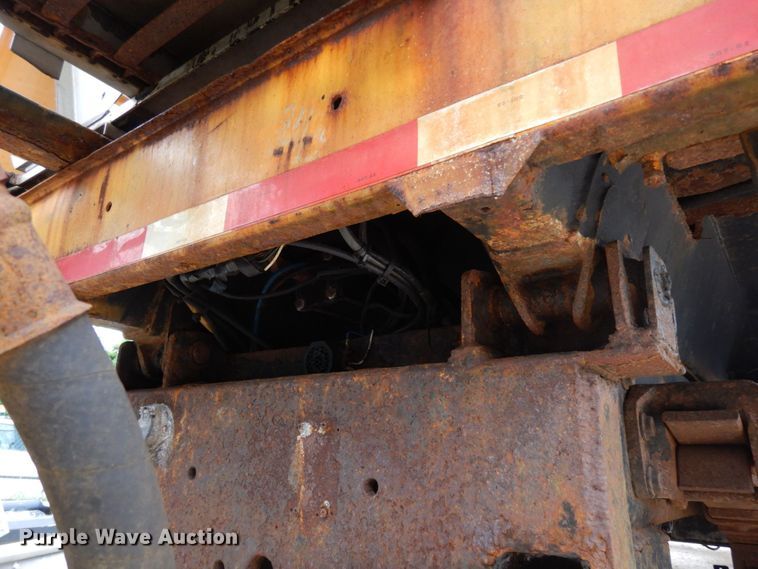 image for item LM9540 2004 International 7400  dump truck