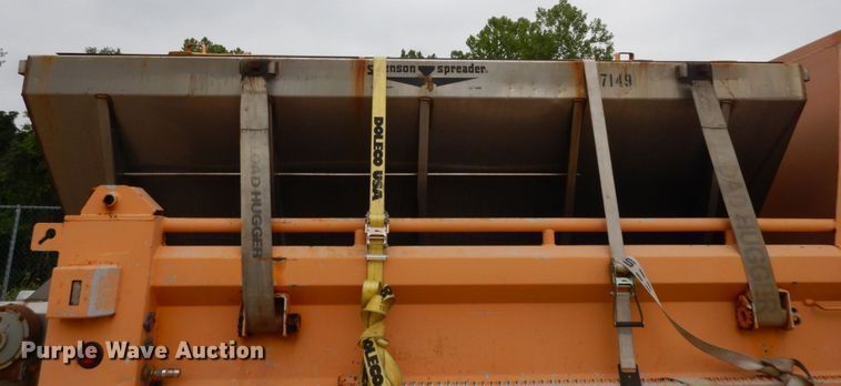 image for item LM9540 2004 International 7400  dump truck