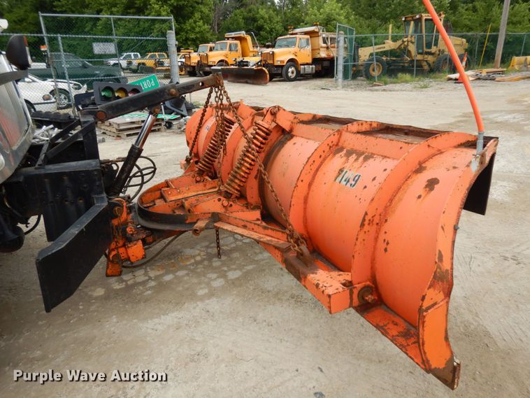 image for item LM9540 2004 International 7400  dump truck