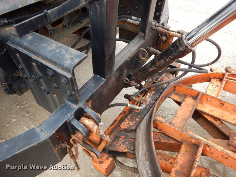 image for item LM9540 2004 International 7400  dump truck