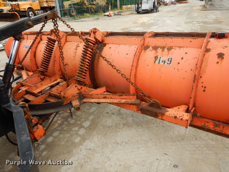 image for item LM9540 2004 International 7400  dump truck