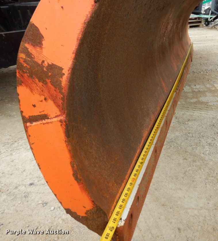 image for item LM9540 2004 International 7400  dump truck