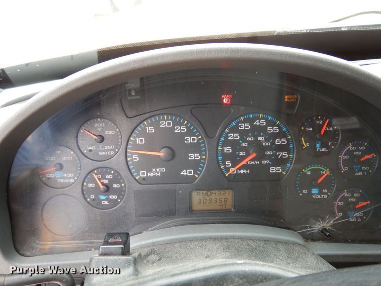 image for item LM9540 2004 International 7400  dump truck