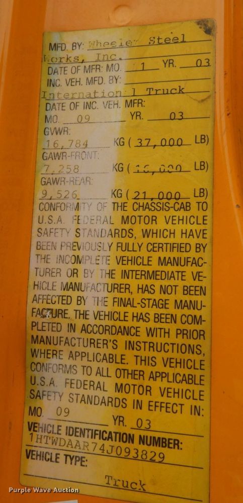 image for item LM9540 2004 International 7400  dump truck