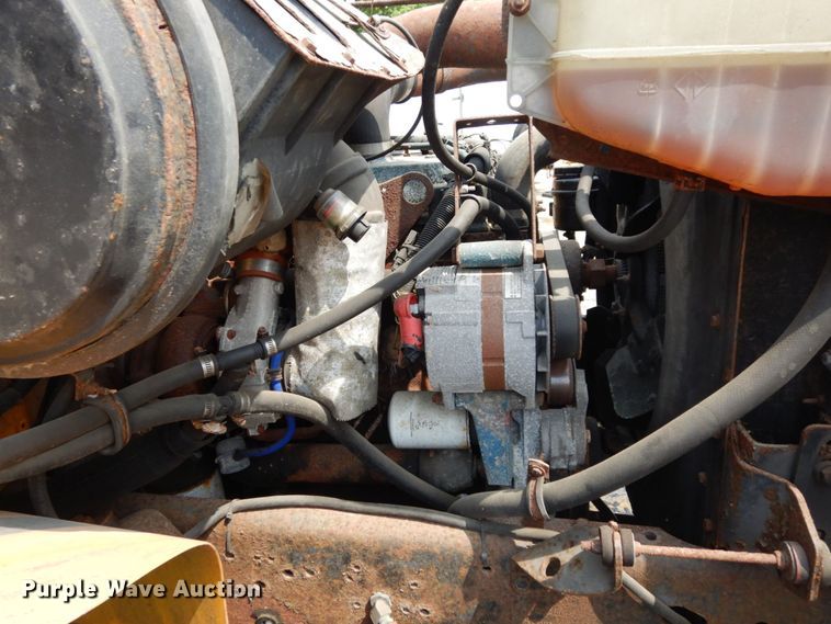 image for item LM9542 2001 International 4900  dump truck