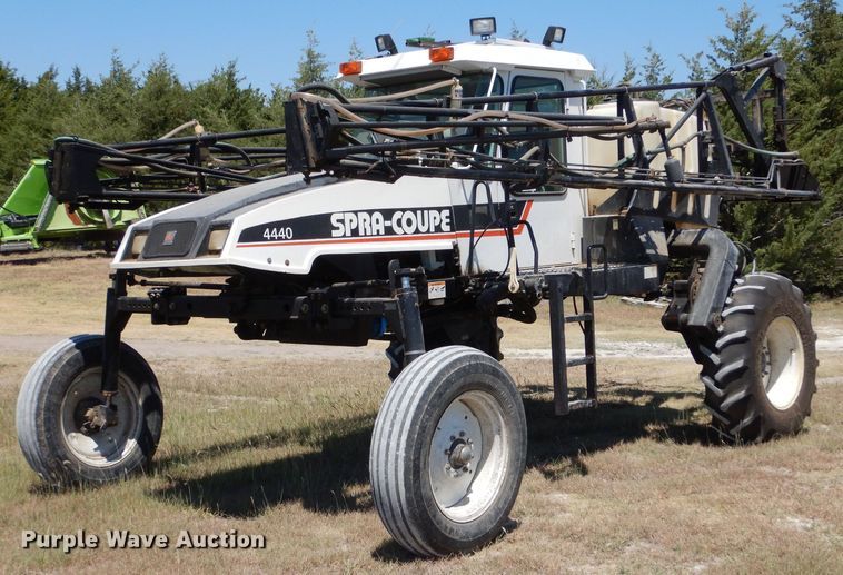 image for item LP9450 AGCO Spra-Coupe 4440  sprayer