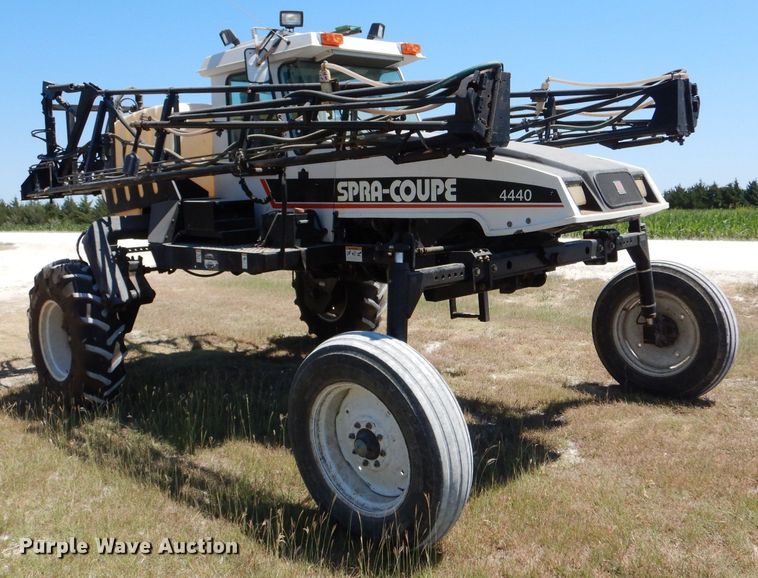 image for item LP9450 AGCO Spra-Coupe 4440  sprayer