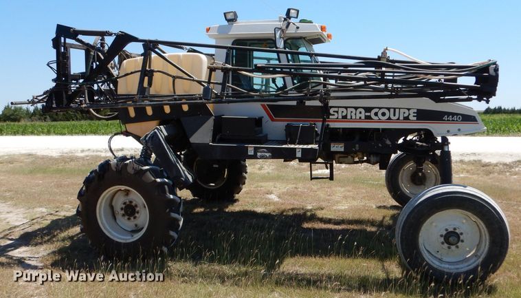 image for item LP9450 AGCO Spra-Coupe 4440  sprayer
