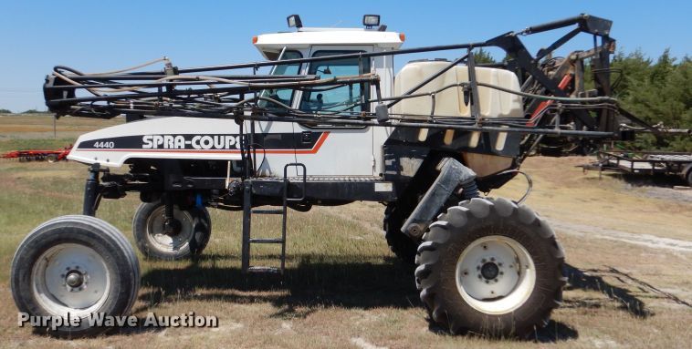 image for item LP9450 AGCO Spra-Coupe 4440  sprayer