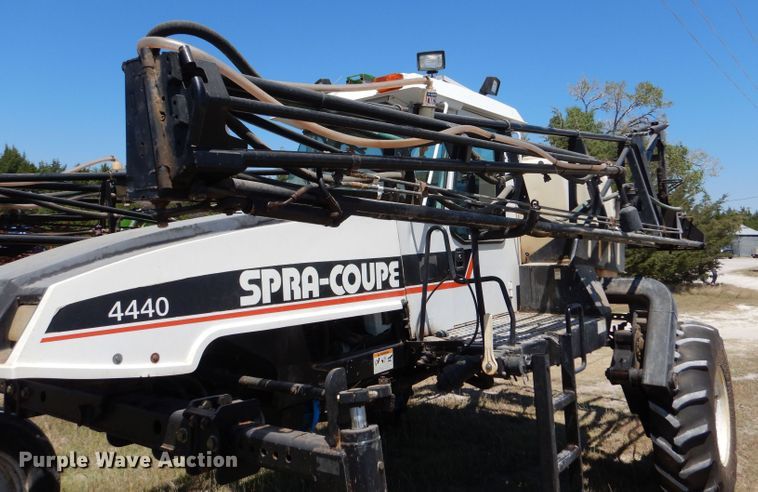 image for item LP9450 AGCO Spra-Coupe 4440  sprayer