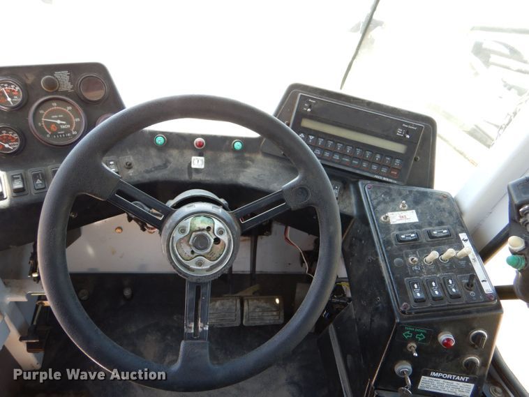 image for item LP9450 AGCO Spra-Coupe 4440  sprayer