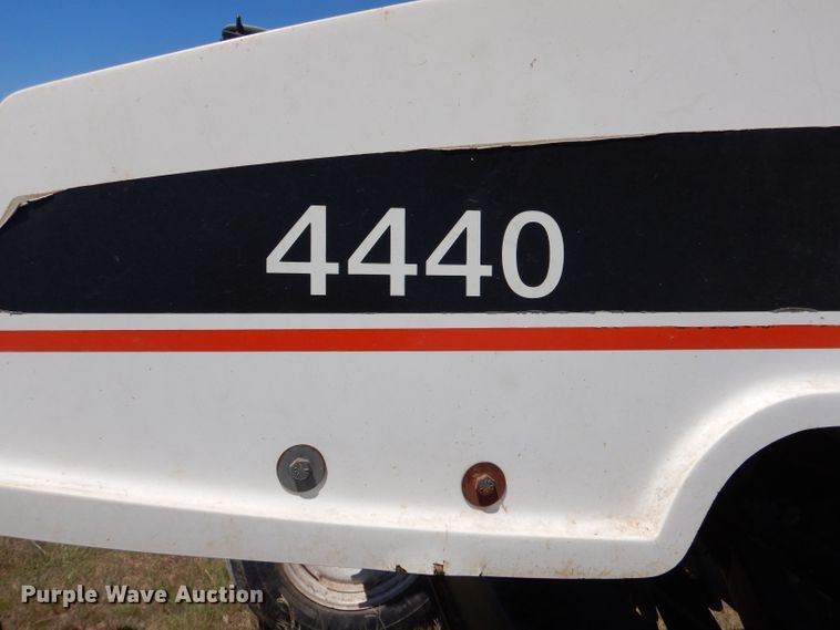 image for item LP9450 AGCO Spra-Coupe 4440  sprayer