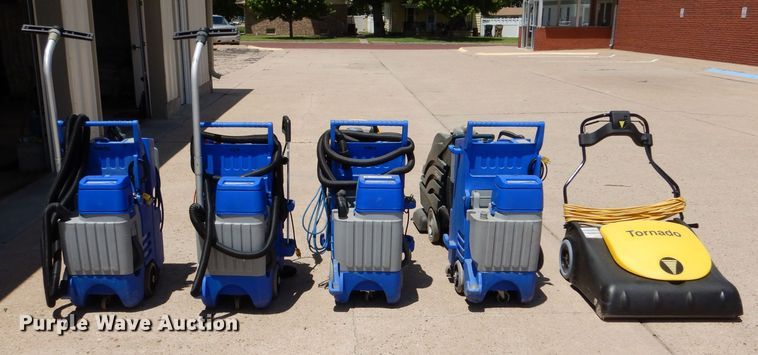 image for item LS9262 (7) floor cleaning machines