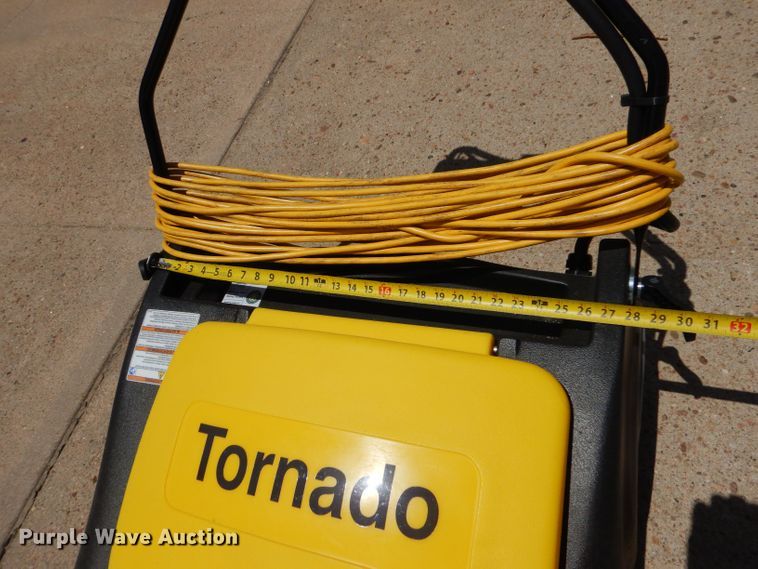 image for item LS9262 (7) floor cleaning machines