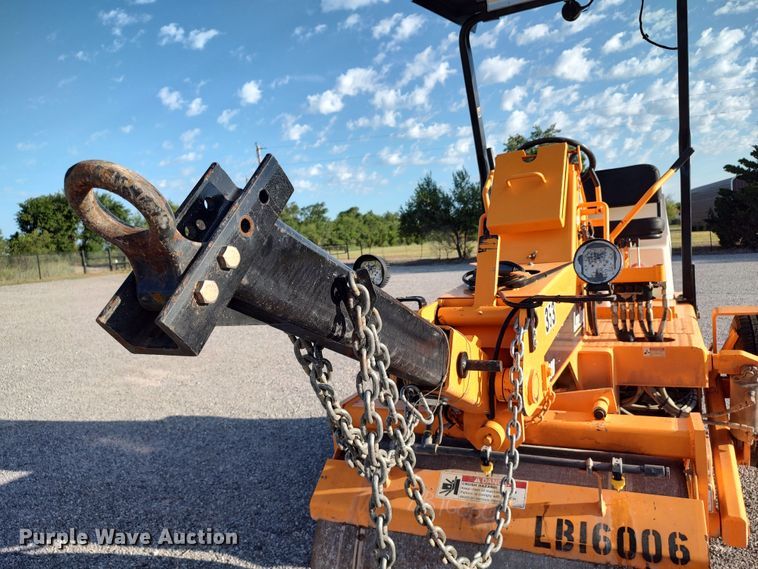 image for item LU9173 2016 LeeBoy 400T  double drum roller