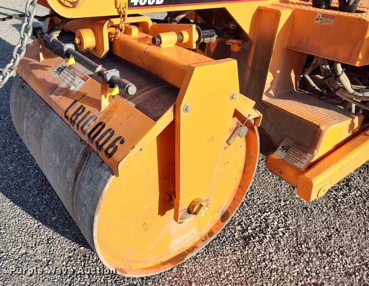 image for item LU9173 2016 LeeBoy 400T  double drum roller
