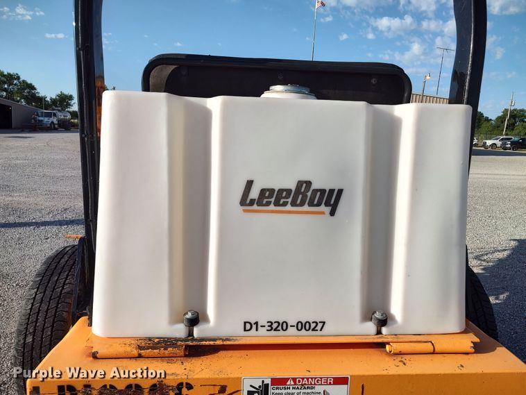 image for item LU9173 2016 LeeBoy 400T  double drum roller