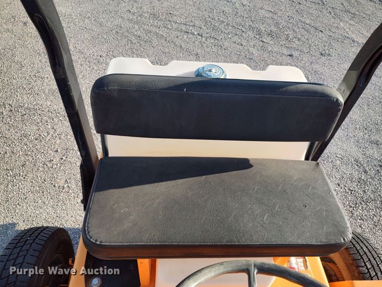 image for item LU9173 2016 LeeBoy 400T  double drum roller