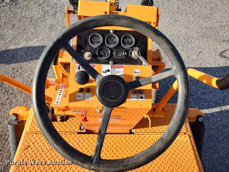 image for item LU9173 2016 LeeBoy 400T  double drum roller