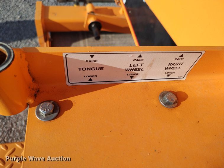 image for item LU9173 2016 LeeBoy 400T  double drum roller