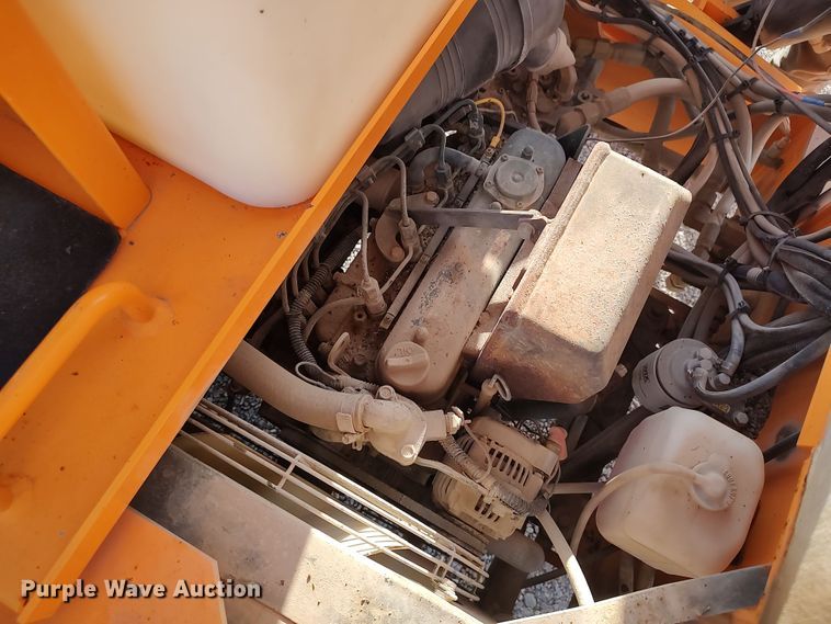 image for item LU9173 2016 LeeBoy 400T  double drum roller