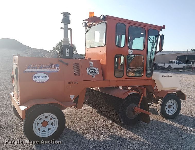 image for item LU9174 2018 Broce RCT350  broom