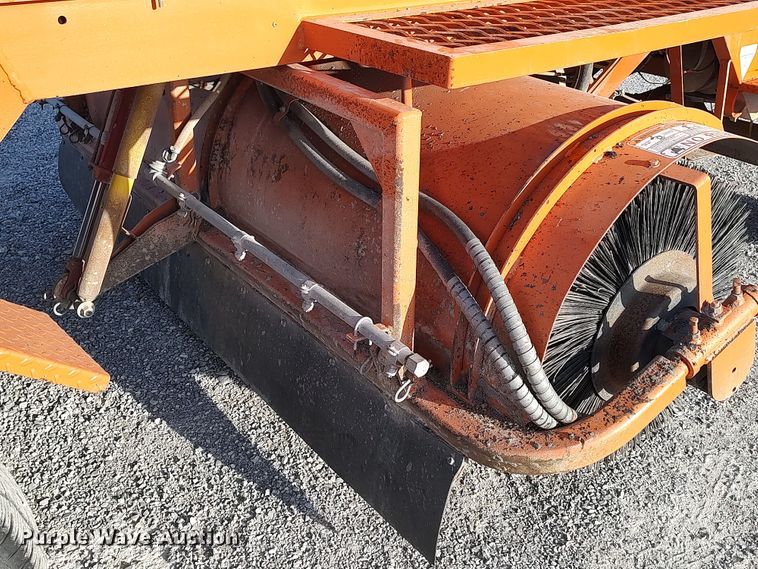 image for item LU9174 2018 Broce RCT350  broom