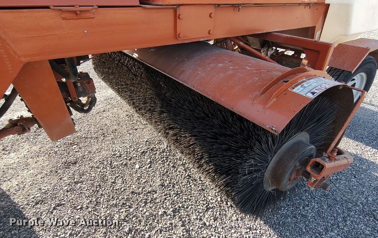 image for item LU9174 2018 Broce RCT350  broom