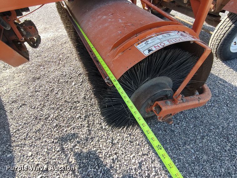 image for item LU9174 2018 Broce RCT350  broom