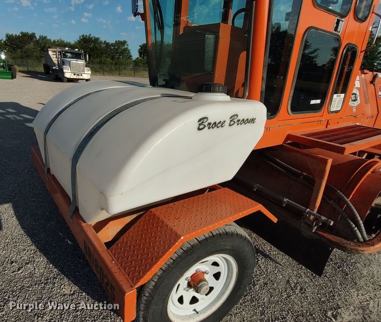 image for item LU9174 2018 Broce RCT350  broom