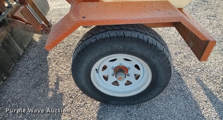 image for item LU9174 2018 Broce RCT350  broom