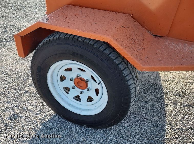 image for item LU9174 2018 Broce RCT350  broom